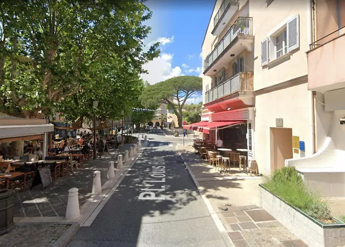 Beautiful In The Center Of サント・マキシム